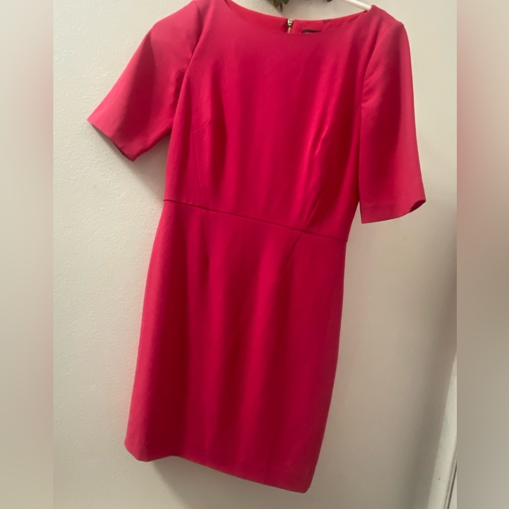♥️3 for 15$♥️Ann Taylor size 2 barbiecore pencil dress